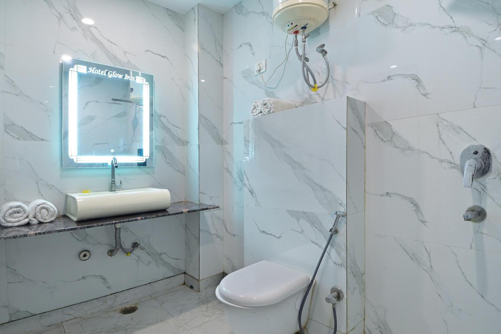 Hotel Glow Inn Paharganj-3 Mins Walk From New Delhi Railway Station Bagian luar foto