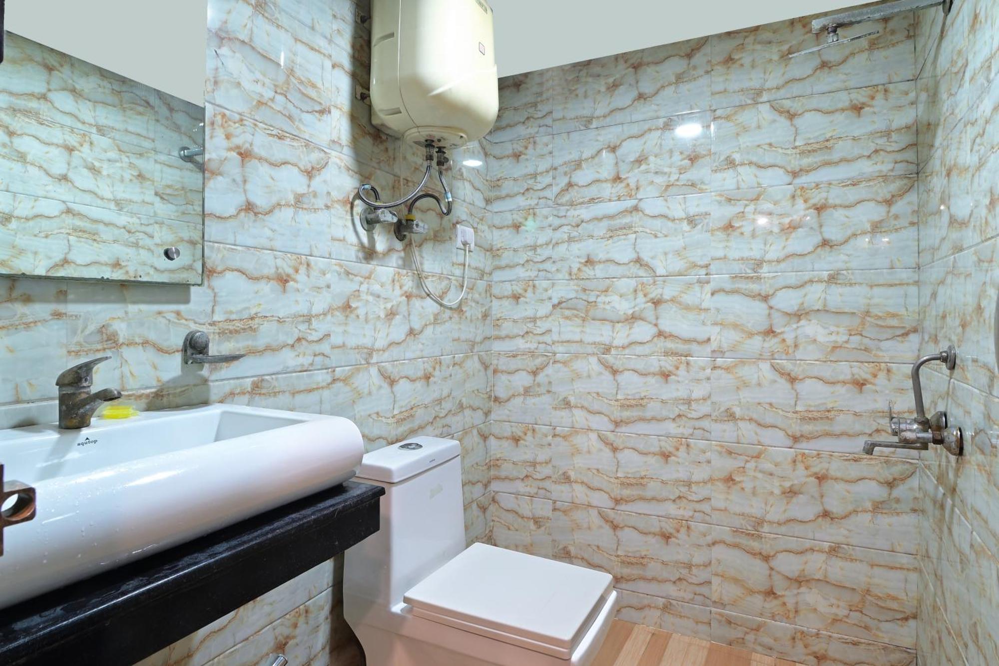Hotel Glow Inn Paharganj-3 Mins Walk From New Delhi Railway Station Bagian luar foto