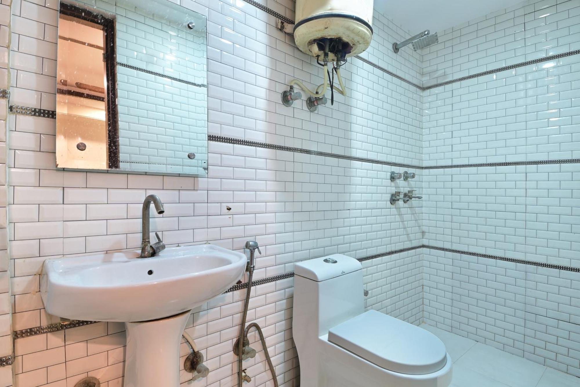 Hotel Glow Inn Paharganj-3 Mins Walk From New Delhi Railway Station Bagian luar foto