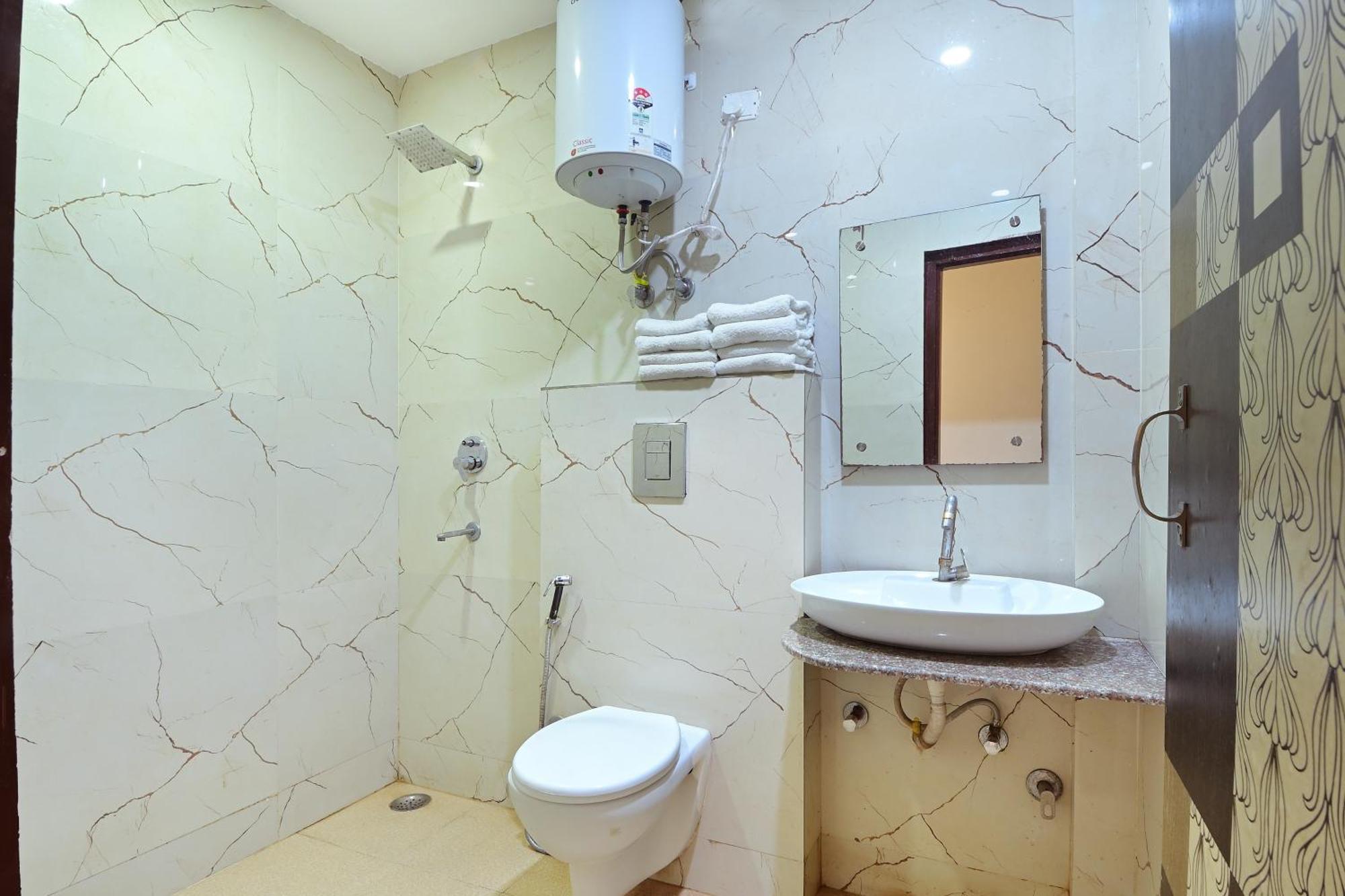 Hotel Glow Inn Paharganj-3 Mins Walk From New Delhi Railway Station Bagian luar foto